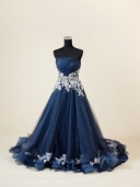 大人っぽさ溢れるドレス