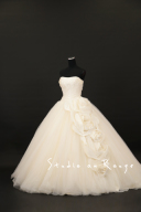 新しいドレスが入荷しましたっ