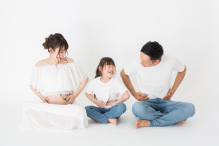 お兄ちゃんお姉ちゃんも一緒にマタニティフォト♪