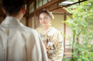 色掛下の着こなしも素敵