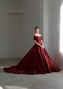 新作ドレス入荷しました！