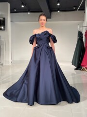 新作ドレスが続々と・・・♡