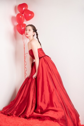 衣装をとことん楽しもう！テーマカラーウェディング