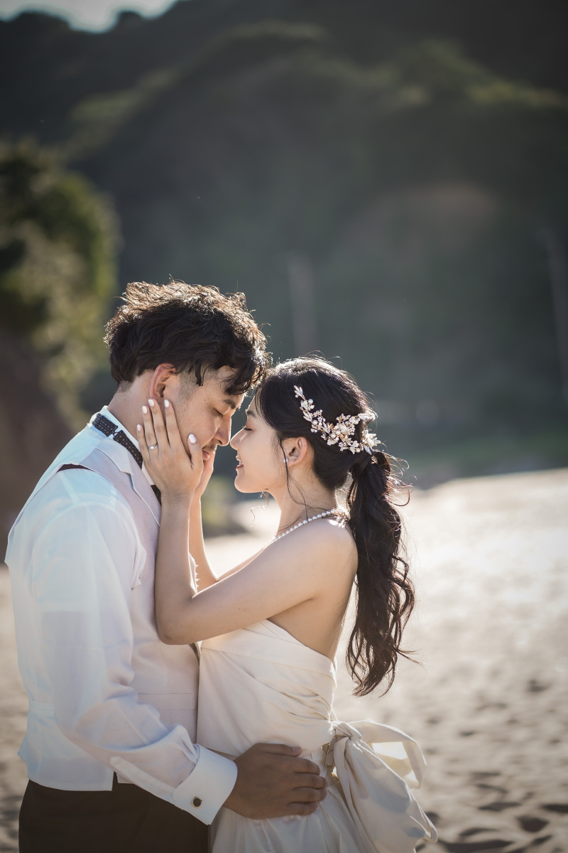 伊豆のきれいな海辺でウェディングフォト