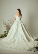 新作ドレス！【Myth Mock Moon】ウエディングドレスご紹介①