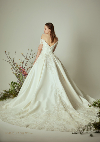 新作ドレス！【Myth Mock Moon】ウエディングドレスご紹介①