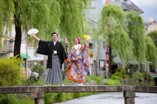 八重重ねの色打掛