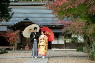 お客様のご着用衣裳「1125 千鳥草花紋様(ハニーウェディング)」