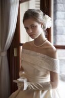 衣裳室よりドレスのご紹介です