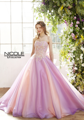 ☆ドレスのご紹介☆