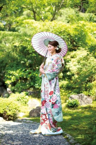 鮮やかで魅力がたっぷりのおすすめの引き振袖♬