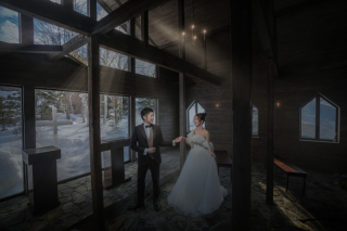 木のぬくもり溢れるチャペルでお二人だけの結婚式を