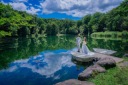 夏の鳥沼公園で、緑に包まれるウェディングフォト