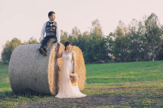 美瑛の夕暮れで、ロマンチックなウェディングフォト！