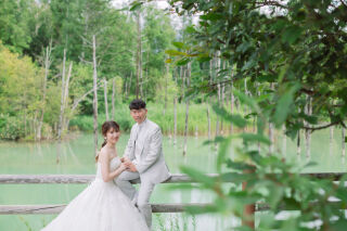 まるで別世界　幻想的なコバルトブルーをバックにしたウェディングフォト♪