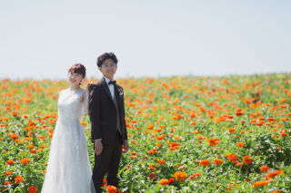 ラベンダーだけじゃない!富良野のお花で華やかなロケーションフォト♪