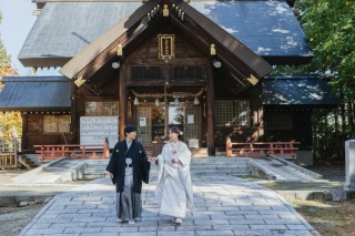 紅葉ロケーションにぴったり!上富良野神社