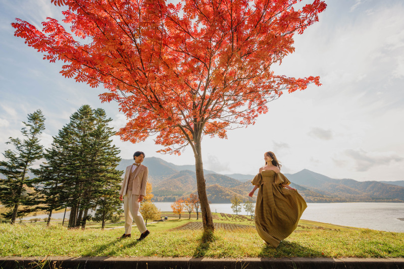 富良野・美瑛の紅葉でリゾートウエディングフォト！！