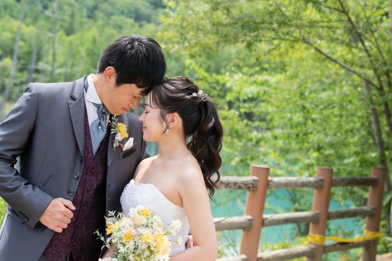 【青い池】幻想的なブルーが広がる場所