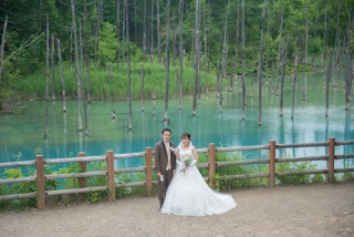 春夏秋冬の青い池