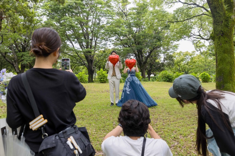【写真が苦手なおふたりへ】カンマチスタジオで自然体な笑顔を残せる理由