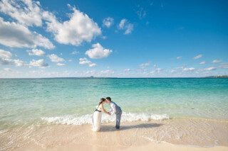 どっちがお得!?「結婚式会場での前撮り」と「沖縄でのロケーションフォト」！！