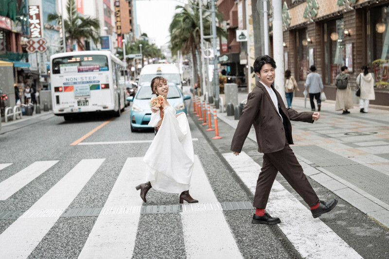 沖縄の街並みでフォトウェディング･:*+.日曜日のご予約で素敵なプレゼント！！