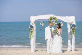 【ビーチで結婚式ができる❤︎】人前式のご紹介＊*
