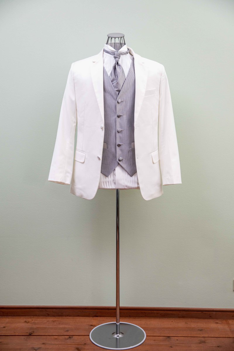News!新郎様のお衣装、ついに大きいサイズ(最大5L)が増えました☆