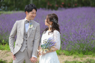 ７月はラベンダーが開花！紫のじゅうたんで撮影できますよ*･゜