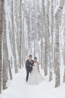 白銀の世界でのウェディングフォト。幻想的な冬ロケは美瑛『拓真館』がおすすめ