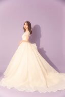 パーソナルカラー　スプリングタイプさんおすすめ！ウェディングドレスご紹介