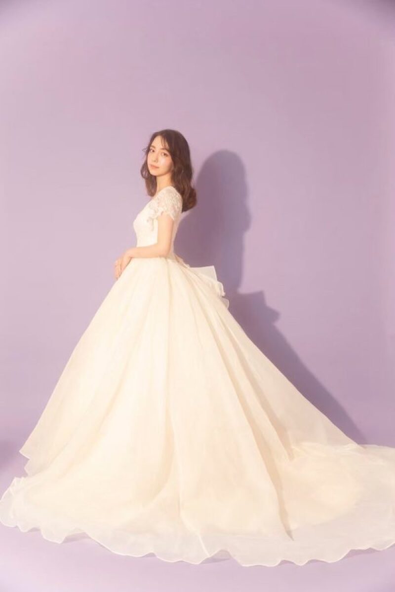 パーソナルカラー スプリングタイプさんおすすめ!ウェディングドレスご紹介