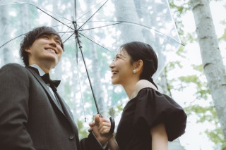 雨のロケーションも魅力的に。雨の日のイメージを覆す、拓真館ロケ「rainy」