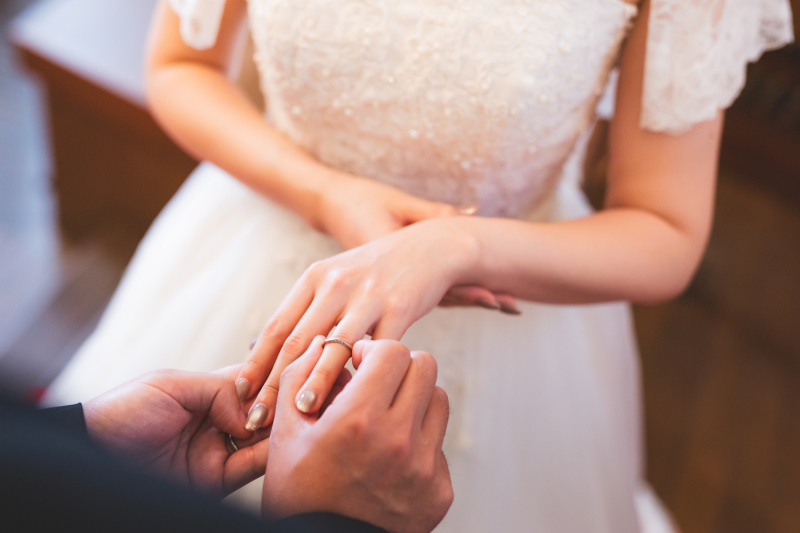 前撮りネイルはシンプル派。大人花嫁におすすめのネイルデザイン4つ♡