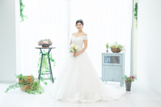 ウェディングドレス姿を美しく見せる! 花嫁の「基本の姿勢」とは