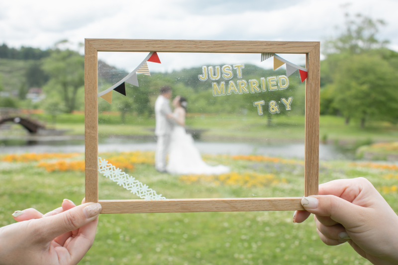 結婚報告のハガキや年賀状の写真に♪