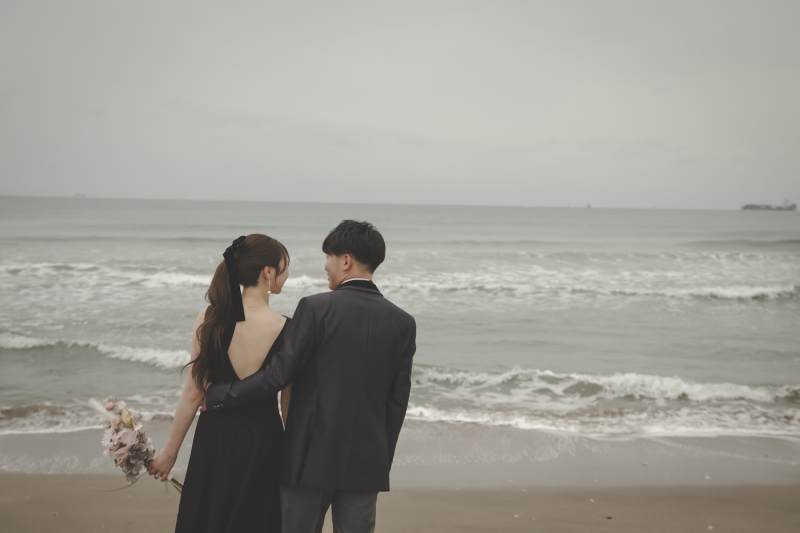 \天気も味方に/海で撮影するおしゃれフォト♡