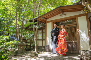 和装で迷っている人必見！　白無垢と色打掛、それぞれの魅力と選び方