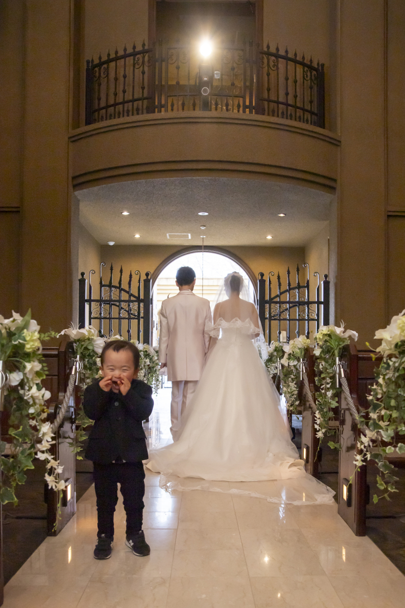 前撮りなら安心！　憧れのチャペルウェディングを美しい写真に残そう