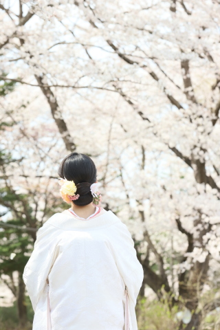 前撮り写真に取り入れたい! 花嫁姿を彩るヘアスタイル3つ