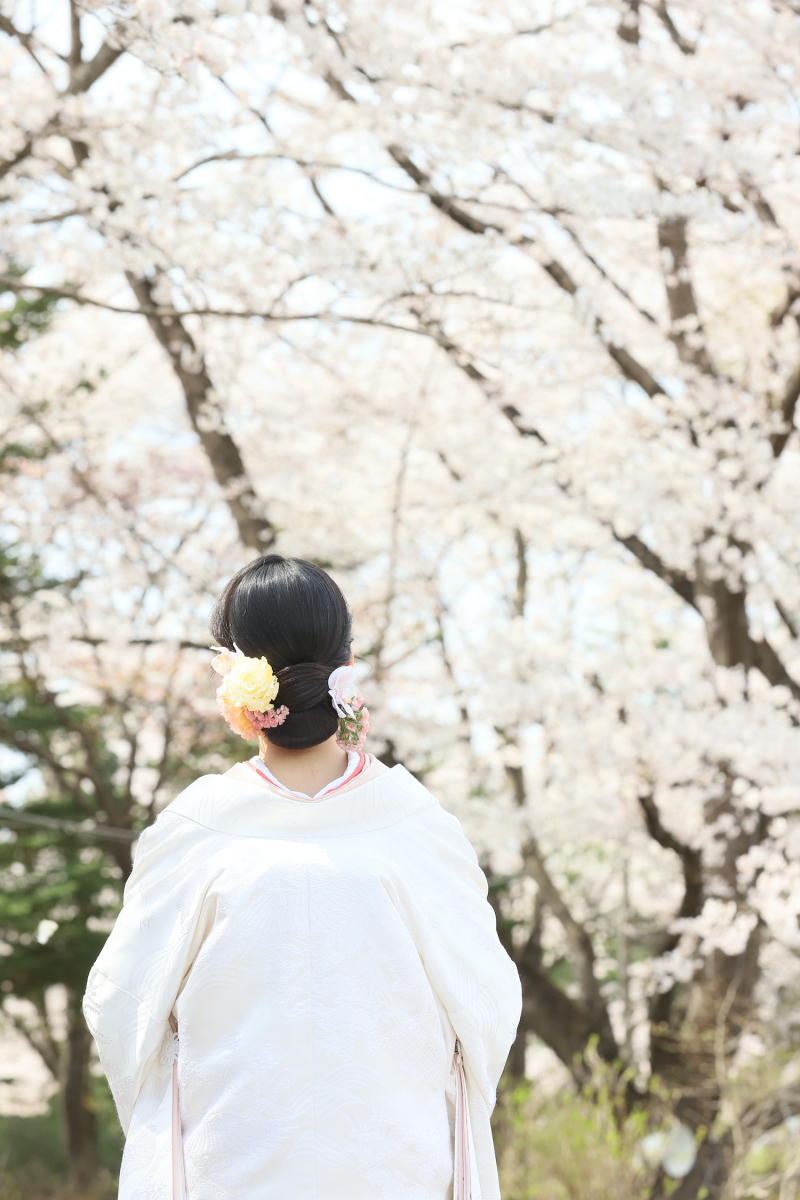 前撮り写真に取り入れたい！ 花嫁姿を彩るヘアスタイル3つ