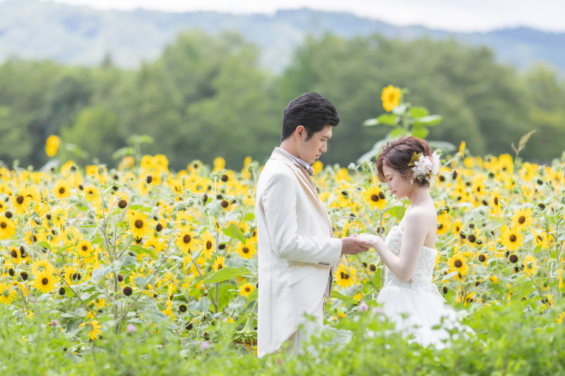 季節感溢れる写真に! 夏ならではのアイテムで前撮りを