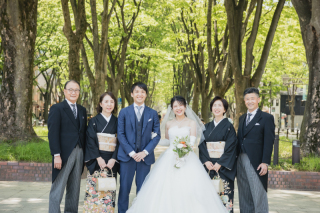 家族や友人も一緒に参加！ 大切な人と過ごすフォトウェディング