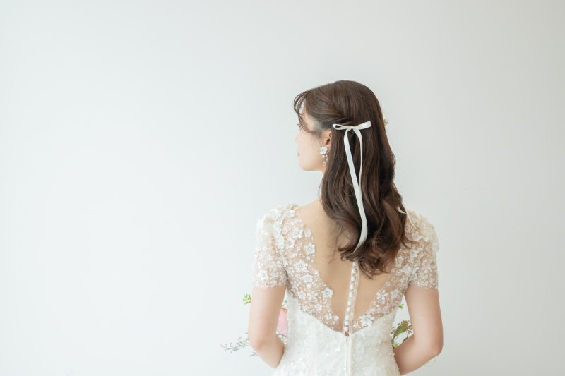 人気の「純白のウェディングドレス」 その起源と意味は?