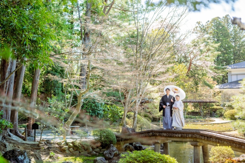 和装姿を美しく見せる! ウェディング写真撮影時の「姿勢」のポイント
