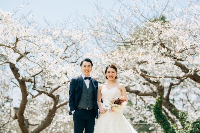 結婚式のフォト前撮りに取り入れたい!「指輪」を使ったポーズ5選