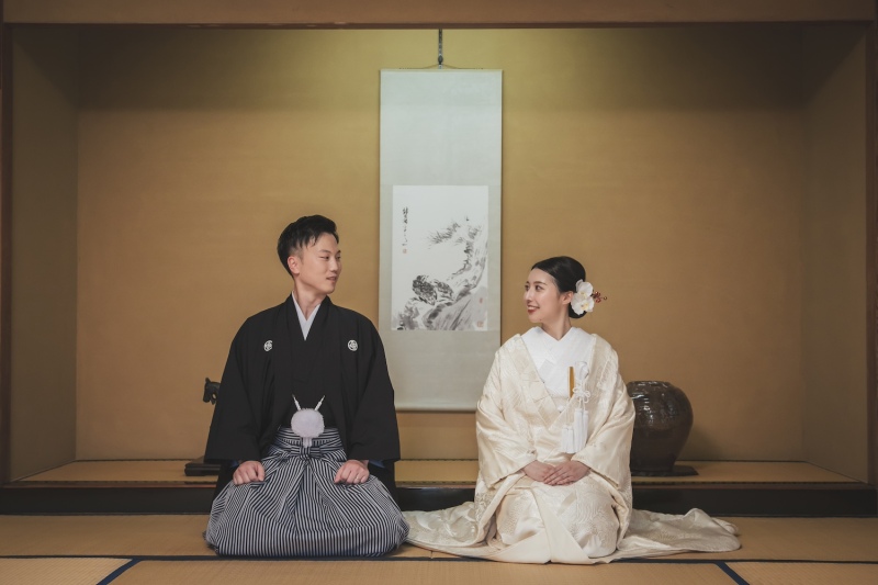 洋装と和装、どちらがいい？　フォトウェディングの衣装選びのポイント
