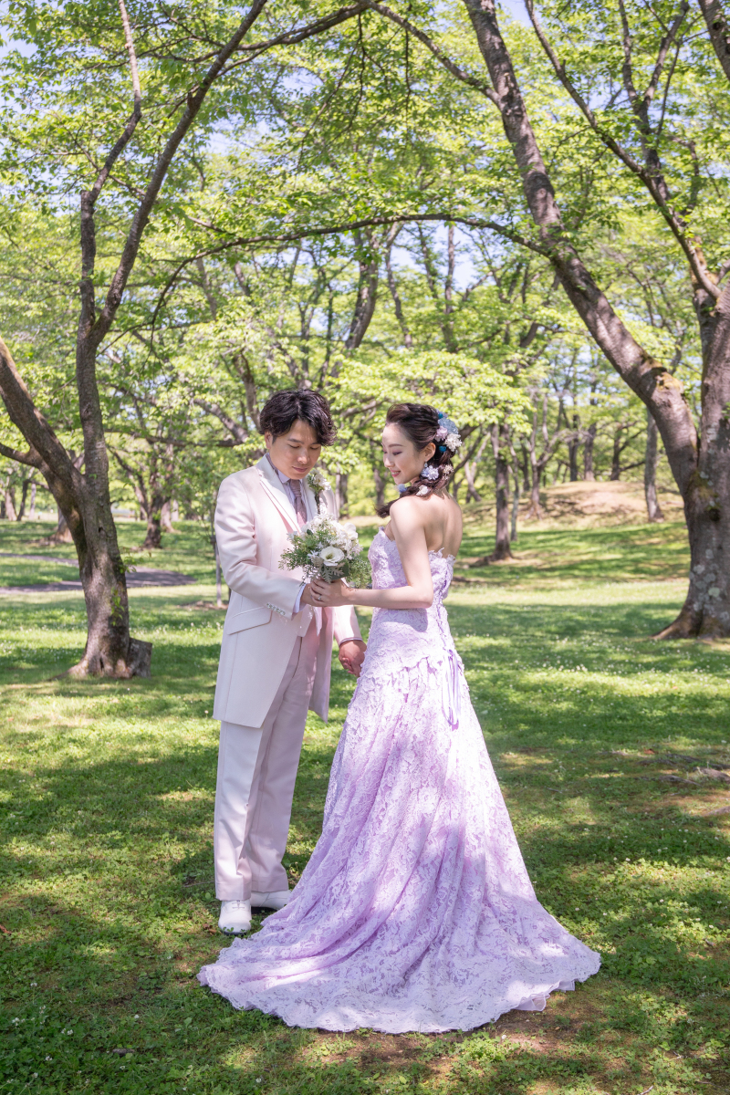 ＼お花と一緒に／みちのく杜の湖畔公園でフォトウェディング♪