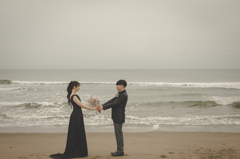 \天気も味方に/海で撮影するおしゃれフォト♡